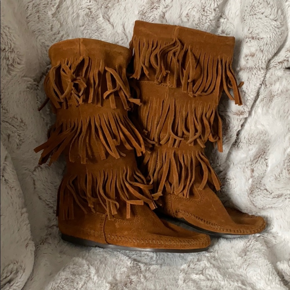 Minnetonka Calf Hi 3 Layer Fringe Boot - Cognac